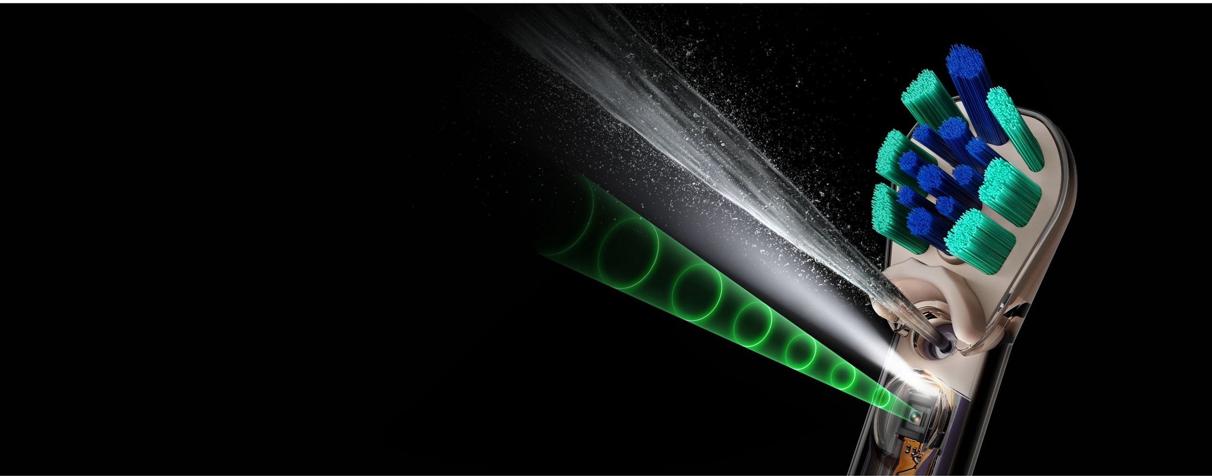 Le jet interdentaire de la brosse Oralys Pro en action
